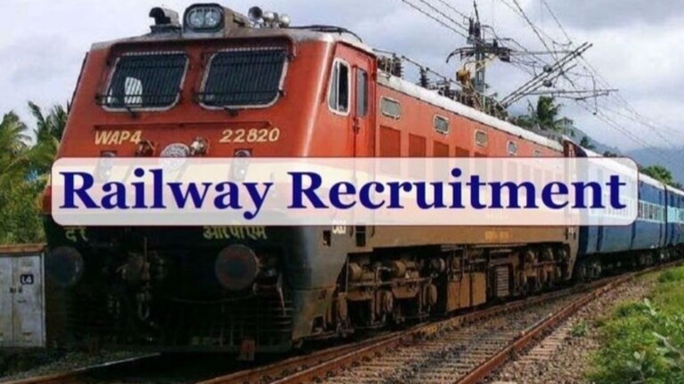 Govt Job: रेल्वेत पॅरामेडिकल स्टाफसाठी बंपर भरती; नर्सिंग, फार्मसीच्या उमेदवारांसाठी सुवर्णसंधी... रेल्वेत पॅरामेडिकल स्टाफसाठी बंपर भरती