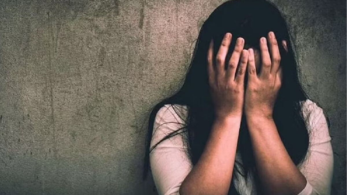 लॉ कॉलेजच्या विद्यार्थीनीवर सामूहिक अत्याचार