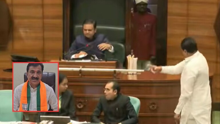 "मोदी तुमचा बाप असेल, शेतकऱ्यांचा नाही...", नाना चिडले, हौदात उतरले, नार्वेकरांनी केलं निलंबित Mumbai Tak