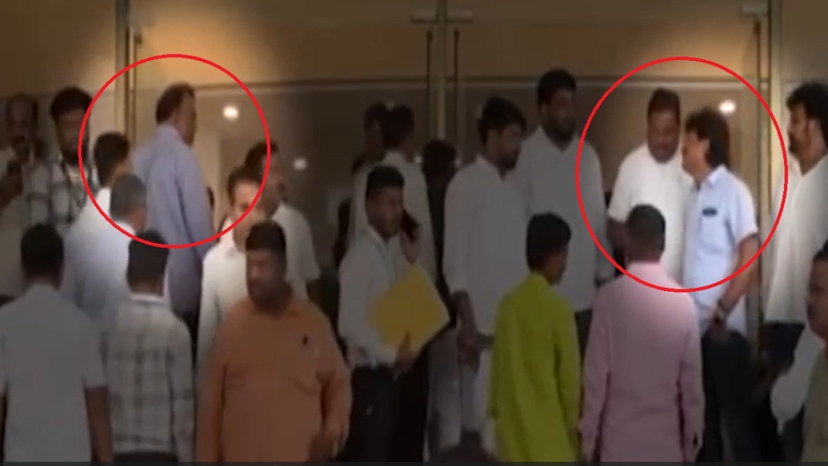 गोपीचंद पडळकरांसमोर झाली नितीन देशमुखांना मारहाण