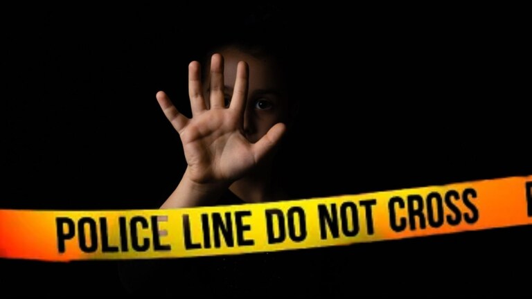 अल्पवयीन हॉकीपटू मुलीवर कोचकडूनच बलात्कार, मित्रांनाही बोलावलं लॉजवर... Crime News