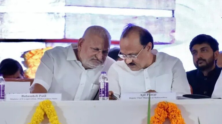 Breaking News: राष्ट्रवादीत मोठी खळबळ! माणिकराव कोकाटेंबाबत 'हा' निर्णय झाला, स्वत: अजित पवारांनीच CM फडणवीसांना सांगितलं तुम्ही... breaking news manikrao kokate agriculture portfolio will be taken away ajit pawar wrote a letter to cm fadnavis asking him to give agriculture portfolio to dattatreya bharane