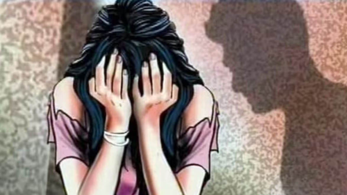 महिला अधिकाऱ्यावर लैंगिक अत्याचार...