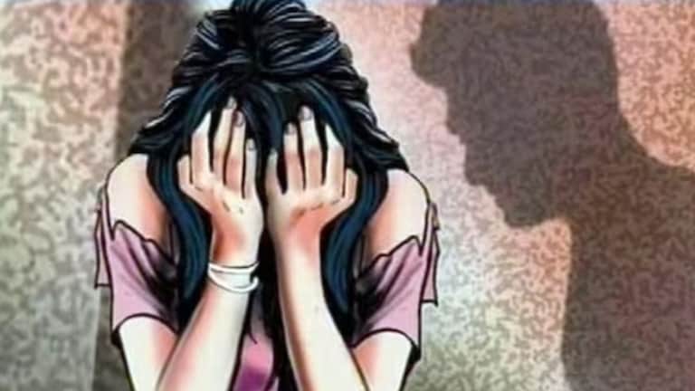 उप आयुक्ताने केलं घृणास्पद काम, महिला अधिकाऱ्यावरच...7 अधिकाऱ्यांची लागली वाट! महिला अधिकाऱ्यावर लैंगिक अत्याचार...