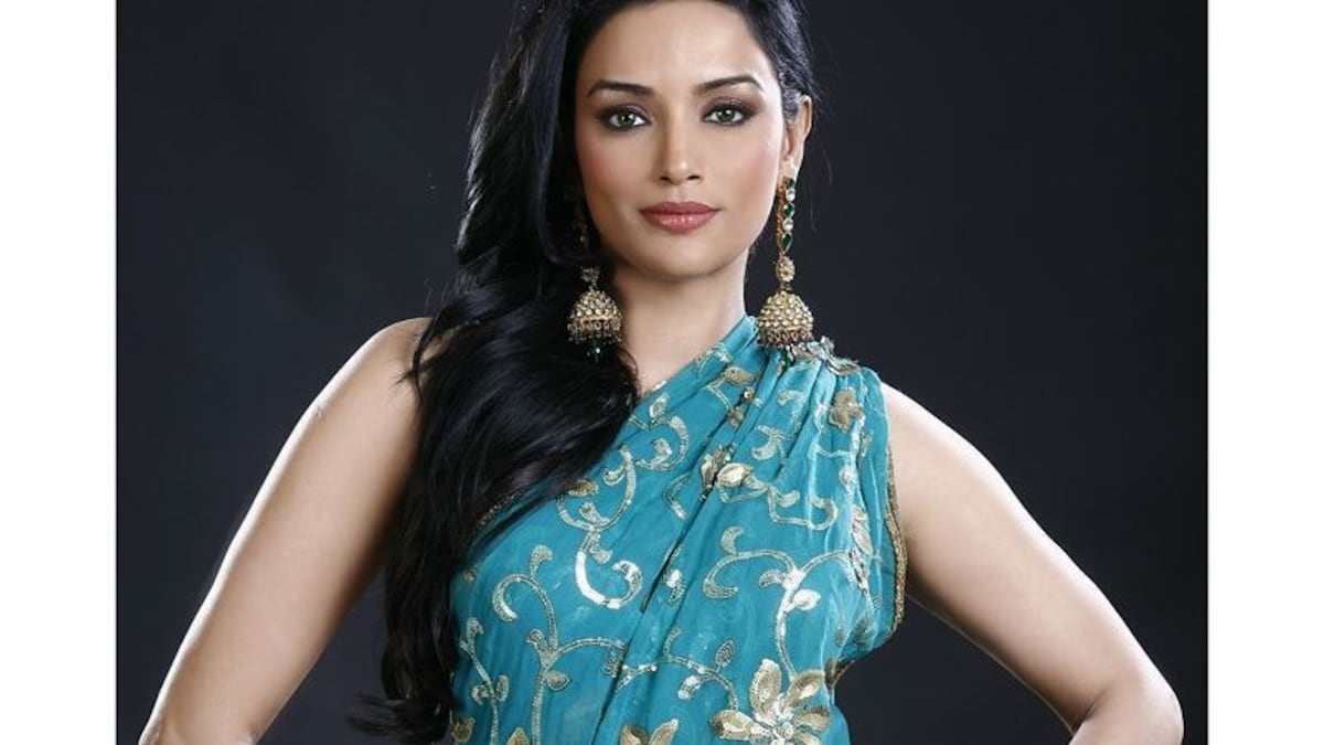 प्रसिद्ध अभिनेत्रीचं अश्लील चित्रपटात काम, आता चांगलीच अडकली.. allegations on Bollywood actress Shweta menon for working in obscene movies and advertisements case filed today viral news