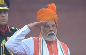 LIVE Independence day PM Modi Speech: ‘दहशतवाद्यांनी पहलगाममध्ये धर्म विचारून गोळ्या झाडल्या’, लाल किल्ल्यावरून PM मोदींचं घणाघाती भाषण live independence day pm modi speech prime minister modi speech from red fort in a short time entire country attention is on pm speech