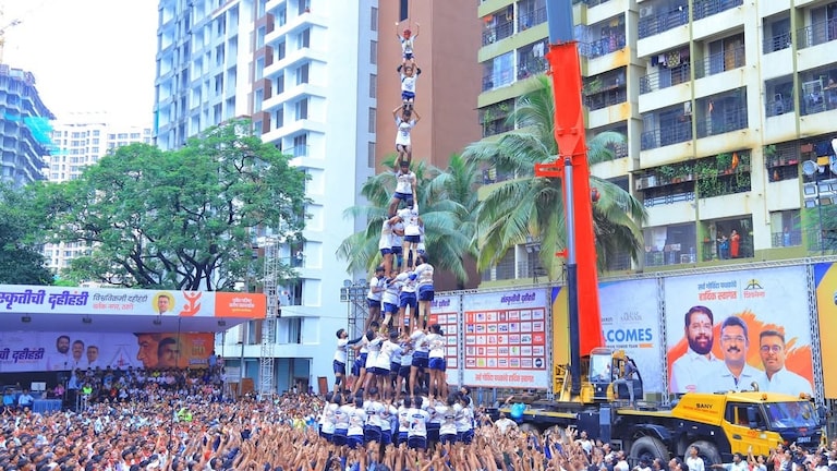 Dahi Handi 2025: ठाण्यात विश्वविक्रम, 10 थरांची कडक सलामी... 'कोकण नगर' गोविंदा पथकाने रचला इतिहास world record in thane jogeshwari konkan nagar mandal put 10 thar in dahi handi festival record set in dahi handi festival of pratap sarnaik in thane
