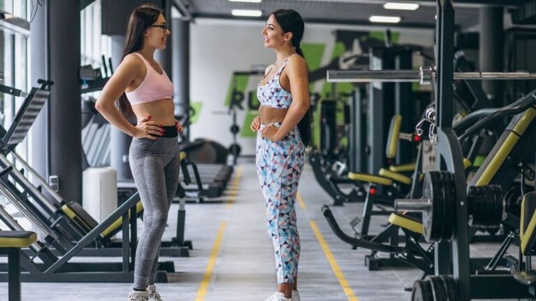 जिममध्ये डॉक्टरच्या मुलीचा अन् भाचीचा अश्लील व्हिडीओ काढला, मुलावर बंदूकही ताणली.. नंतर तरुणाने केलं भयंकर कृत्य! GYM Girls Shocking Video Viral