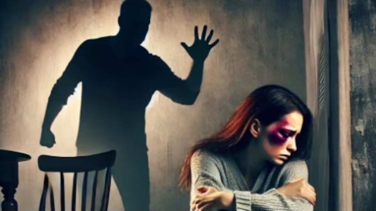 "उडी मार..." पतीने केलं प्रवृत्त अन् पतीने घराच्या छतावरून मारली उडी! 