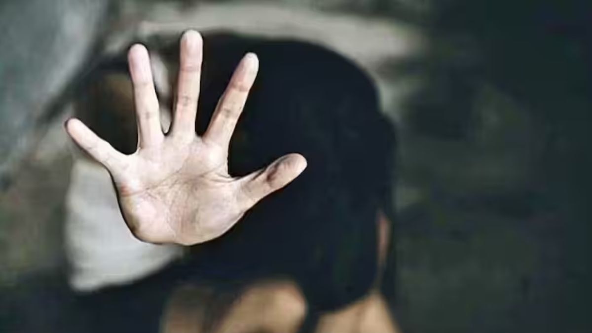 पुतणी घरी एकटीच असताना केला लैंगिक अत्याचार!