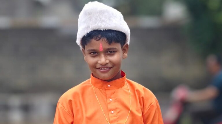 कोल्हापूर: तुमचंही काळीज जाईल पिळवटून, चिमुकला धावत आईकडे आला अन् कुशीतच घेतला शेवटचा श्वास, नेमकं काय घडलं? 10 year old boy died of a heart attack in kolhapur took his last breath in his mother arms