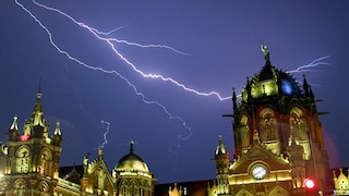 वांद्रे, अंधेरी, जोगेश्वरीसह 'या' भागात पावसाच्या सरी कोसळणार! कोणत्या भागात साचणार पावसाचं पाणी? जाणून घ्या आजचं हवामान Mumbai Tak