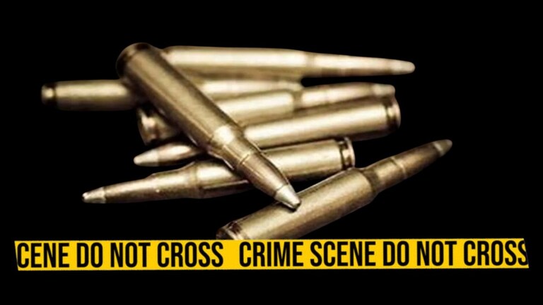 Mumbai Crime : नौदलाचा गणवेश परिधान करून तरुण आला, नंतर जिवंत 40 काडतुसे आणि इन्सास रायफल चोरल्या Mumbai Crime