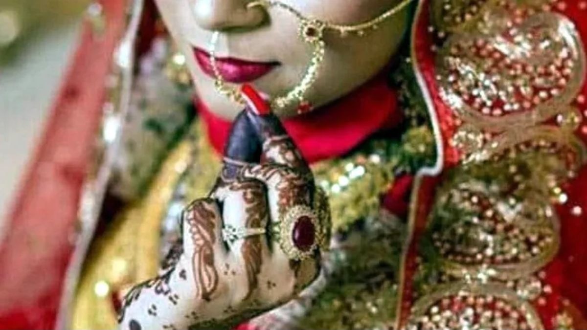 "सून पुरुषासारखी दिसते..." सासूचे 'ते' टोमणे अन् पतीने दिला तलाक! नंतर घरात घेण्याच्या बदल्यात केली 'ती' मागणी