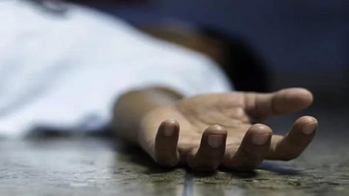 घरात पंख्याला गळफास घेत महिलेचं टोकाचं पाऊल, पण लिव्ह-इन-पार्टनरने मृतदेहाला... मुंबईतील धक्कादायक घटना!