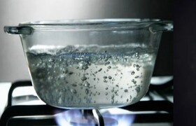 बायको म्हणायची की कसाई? पत्नी नेहमी पतीसोबत घालायची वाद, नंतर कानात ओतलं उकळतं तेल अन् हातोड्याने खांद्यांवर केला हल्ला crime news