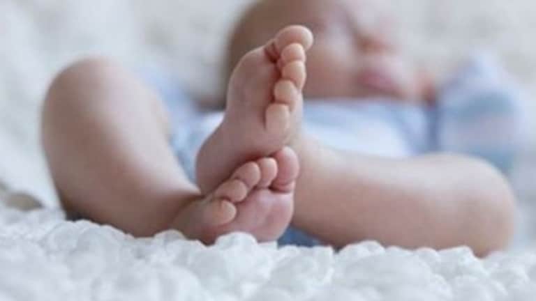 सोलापूरात खळबळ! मुलीचा वयाच्या दहाव्या वर्षी बालविवाह, नंतर 12 व्या वर्षी लहान बाळाला रुग्णवाहिकेत दिला जन्म, नेमकं काय घडलं? solapur crime