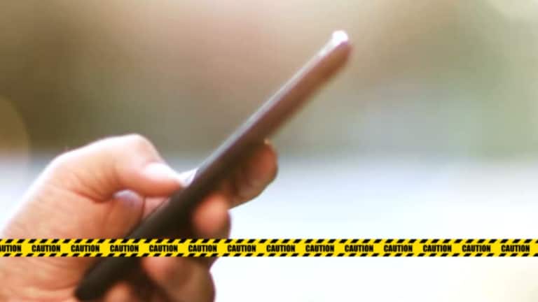 पती-पत्नीत 'त्या' काराणावरून झाला वाद, पतीची सटकली अन् पत्नीवर हल्ला करत केला खून, नंतर व्हिडिओ कॉलद्वारे गुन्ह्याची दिली कबुली crime news