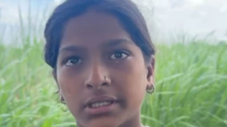 माझे पप्पा गेले, कोणाचेही जाऊ नयेत; अतिवृष्टीमुळे शेतकरी बापाचं टोकाचं पाऊल, लेकीनं फोडला हंबरडा marathwada flood farmer commits suicide