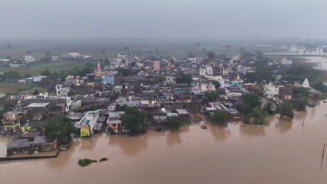 mumbai Rain 28th september 2025 heavy rain warning for mumbai thane navi mumbai and palghar districts on 28th september 2025 red alert issued be careful