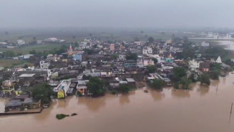 Mumbai Rain: मुंबईकरांसाठी पुढील 24 तास धोक्याचे, रेड अलर्ट जारी.. अतिमुसळधार पाऊस बरसणार! mumbai Rain 28th september 2025 heavy rain warning for mumbai thane navi mumbai and palghar districts on 28th september 2025 red alert issued be careful