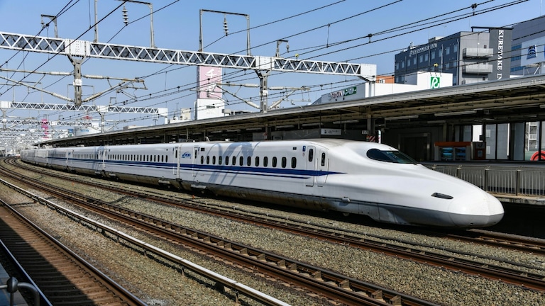 मुंबईची खबर: देशातील पहिल्या बुलेट ट्रेन प्रोजेक्टचा महत्त्वाचा टप्पा पूर्ण! ‘या’ स्थानकांदरम्यान बोगद्याचं बांधकाम अन्... ‘या’ स्थानकांदरम्यान बोगद्याचं बांधकाम अन्...