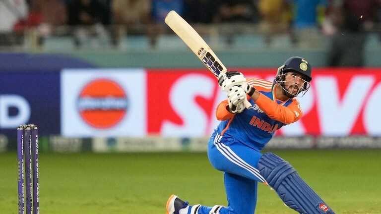 Asia Cup 2025: पाकिस्तानविरुद्ध ऐतिहासिक विजय मिळवून देणारा Team इंडियाचा तिलक वर्मा आहे तरी कोण? asia cup 2025 who is tilak varma who led india to a historic victory against pakistan