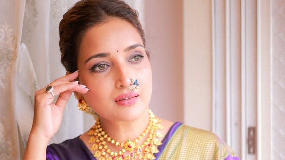 आई कुठे काय करते फेम अभिनेत्रीचा अपघात, मर्सिडिज कारचं मोठं नुकसान; म्हणाली...'वाईट दिवस..' 