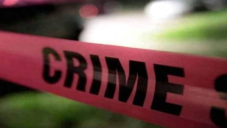 17 वर्षांच्या मुलीला गोळी मारली अन्... नंतर मृतदेह नदीत फेकला! तब्बल 5 दिवसांनंतर... वडिलांनी मुलीसोबत असं का केलं? तब्बल 5 दिवसांनंतर... वडिलांनी मुलीसोबत असं का केलं?