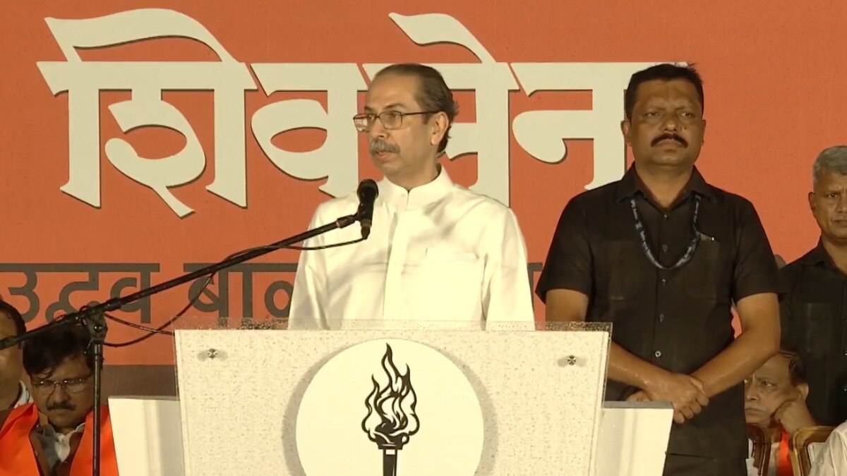 shiv sena ubt dussehra rally begins uddhav thackeray speech will begin shortly at shivaji park 