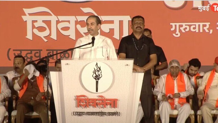 क्रिकेटची तुलना युद्धाशी करतो, तो माणूस बेशरम आहे, उद्धव ठाकरेंचा पीएम मोदींवर हल्लाबोल Mumbai Tak