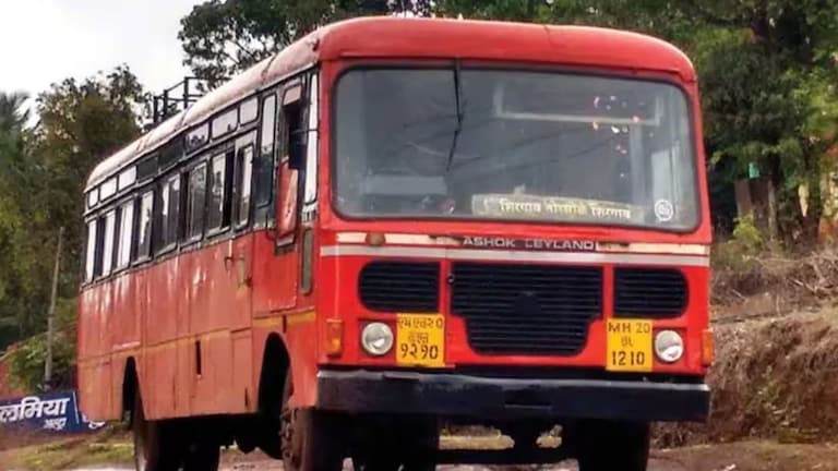 दारु पिऊन एसटी चालवली म्हणून गुन्हा दाखल झाला, अन् चालकाने बसमध्येच गळफास घेतला; आहिल्यानगरमधील घटना Mumbai Tak