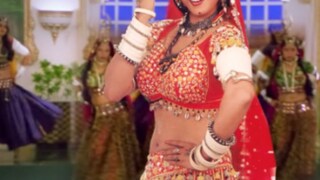 'चोली के पीछे क्या है', मुलींना पाहून तरुण म्हणू लागला गाणं, भररस्त्यात नेमकं काय घडलं? Mumbai Tak