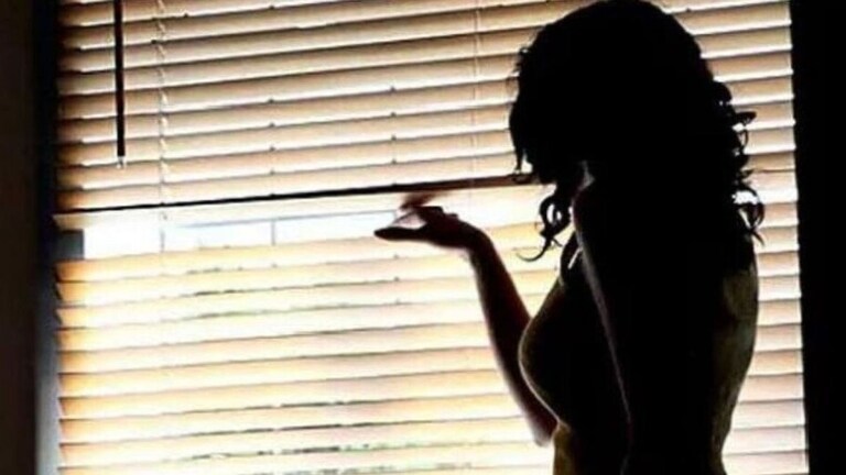 मुंबईतील हनीट्रॅपचं आणखी एक प्रकरण! जळगावच्या व्यावसायिकाला शारीरिक सुखाचं आमिष दाखवून तब्बल 'इतके' रुपये... मुंबईतील हनीट्रॅपचं आणखी एक प्रकरण!