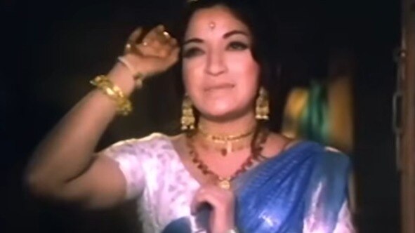 who was sandhya shantaram who made the movie pinjara immortal know about her
