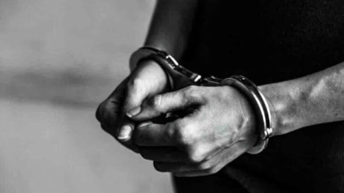 PMO अधिकारी असल्याची खोटी ओळख अन् 74 लाख रुपये लुबाडले! 