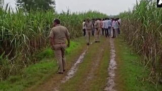 आरोपी घरातच दबा धरुन बसला अन् महिलेच्या डोळ्यात चटणी टाकून अत्याचार, बीडमधील संतापजनक घटना Mumbai Tak