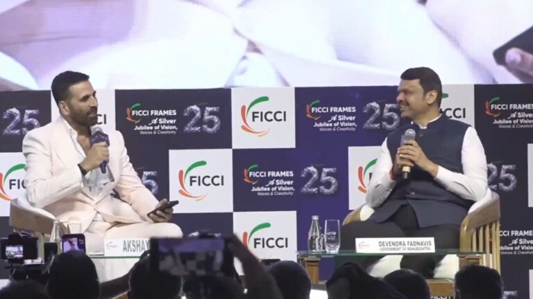 संत्री कशी खाता? अक्षय कुमारचा फडणवीसांना प्रश्न, रोहित पवार संतापले; म्हणाले, शेतकऱ्यांच्या जखमेवर... Mumbai Tak