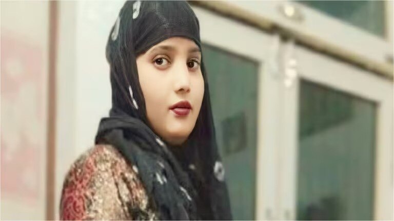 wife immoral relationship and 5 times with her lover left husband ends life with four children