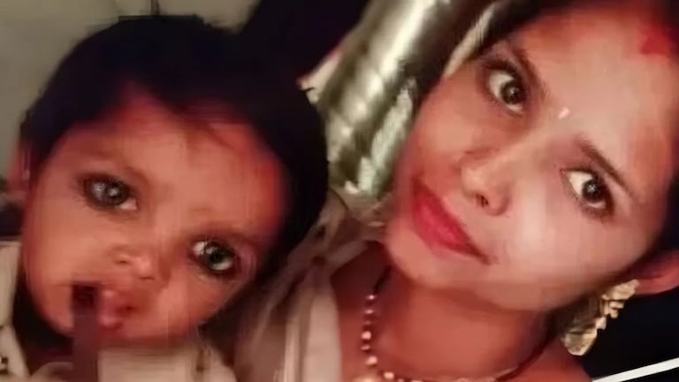 पाच वर्षांचा चिमुकला मांडीवर बसलेला असताना आईने स्वत:वर अॅसिड ओतलं, अन् नंतर दोघेही... Mumbai Tak