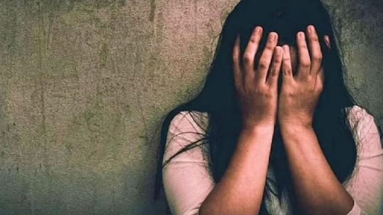 MBBS चं शिक्षण घेणाऱ्या तरुणीवर सामूहिक बलात्कार! निर्जन जंगलात फरफटत नेलं अन्... निर्जन जंगलात फरफटत नेलं अन्...