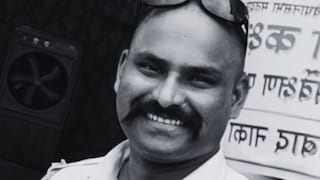 सोलापूरात पोलीस अंमलदाराचा झोपेत खाटेवरून पडून मृत्यू, कुटुंब पडलं वाऱ्यावर, पंचनाम्यातून काय उलगडलं? Mumbai Tak