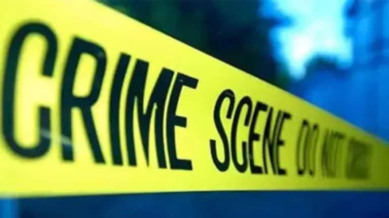 पुण्यात भंगार चोरण्यासाठी आलेल्या चोरांना नागरिकांकडून बेदम मारहाण, एका चोराचा मृत्यू Mumbai Tak