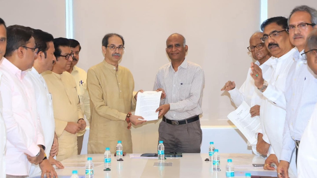 ठाकरे बंधूंना उद्या पुन्हा का जावं लागणार मंत्रालयात? संजय राऊतांनी सांगितली बैठकीच्या 'आतली' बातमी! Mumbai Tak