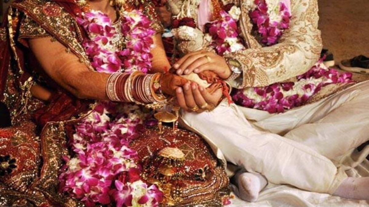 तिसऱ्या दिवशीच अचानक गायब झाल्या अन्...