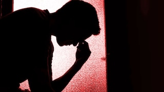 गाढ झोपेत असलेल्या 20 वर्षीय तरूणाचं गुप्तांगच कापलं, अन् 'तो' झाला फरार, नेमका प्रकार काय? Mumbai Tak