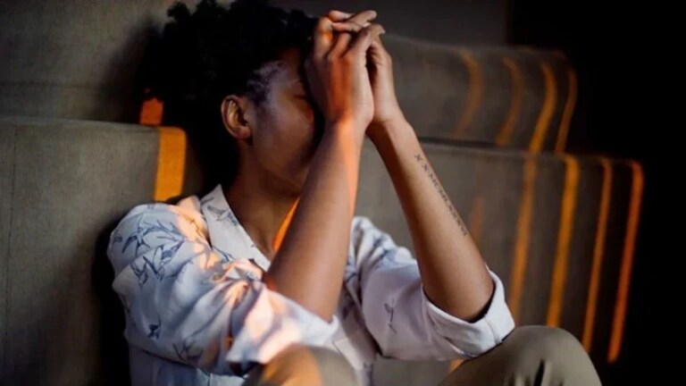रात्री पार्टीत तिन्ही मित्रांमध्ये वाद झाला अन् दोघांनी मिळून तिसऱ्याचं गुप्तांगच कापून टाकलं... दोघांनी मिळून तिसऱ्याचं गुप्तांगच कापून टाकलं...