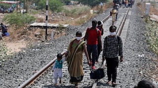 मुंबईची खबर: प्रवाशांच्या सुरक्षिततेसाठी मुंबई रेल विकास महामंडळाचं मोठं पाऊल! आता ट्रेस्पासिंगमुळे जीव गमवावा लागणार नाही... Mumbai Tak