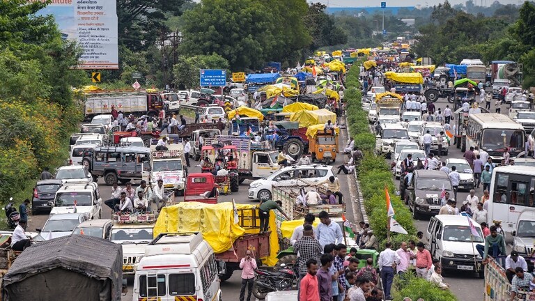 नागपूर: शेकडो शेतकरी हायवेवर, अटकेलाही तयार... बच्चू कडू तर म्हणतात, 'मी मरण्यासही तयार..', समूजन घ्या क्रोनोलॉजी! nagpur hundreds of farmers on highway ready to be arrested bachchu kadu says i am ready to die take chronology