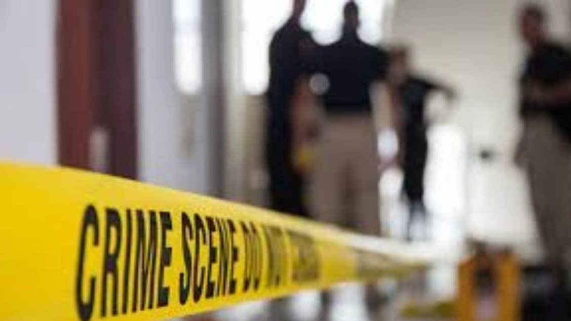 मृतदेह खोलीत लपवून ठेवला अन्...  